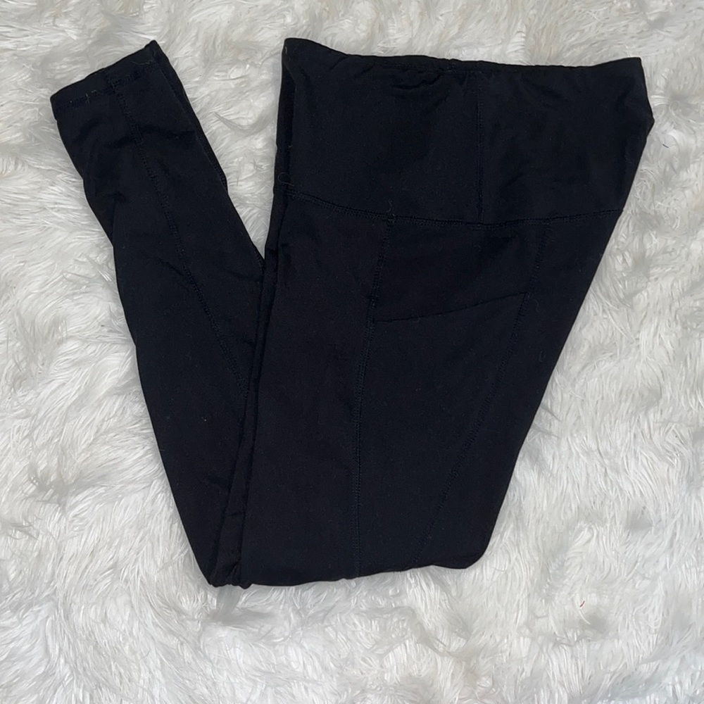 High-waisted black leggings